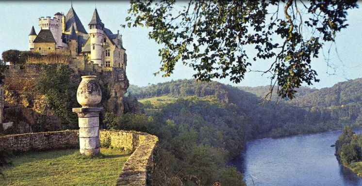 Gîte avec piscine intérieure en Périgord